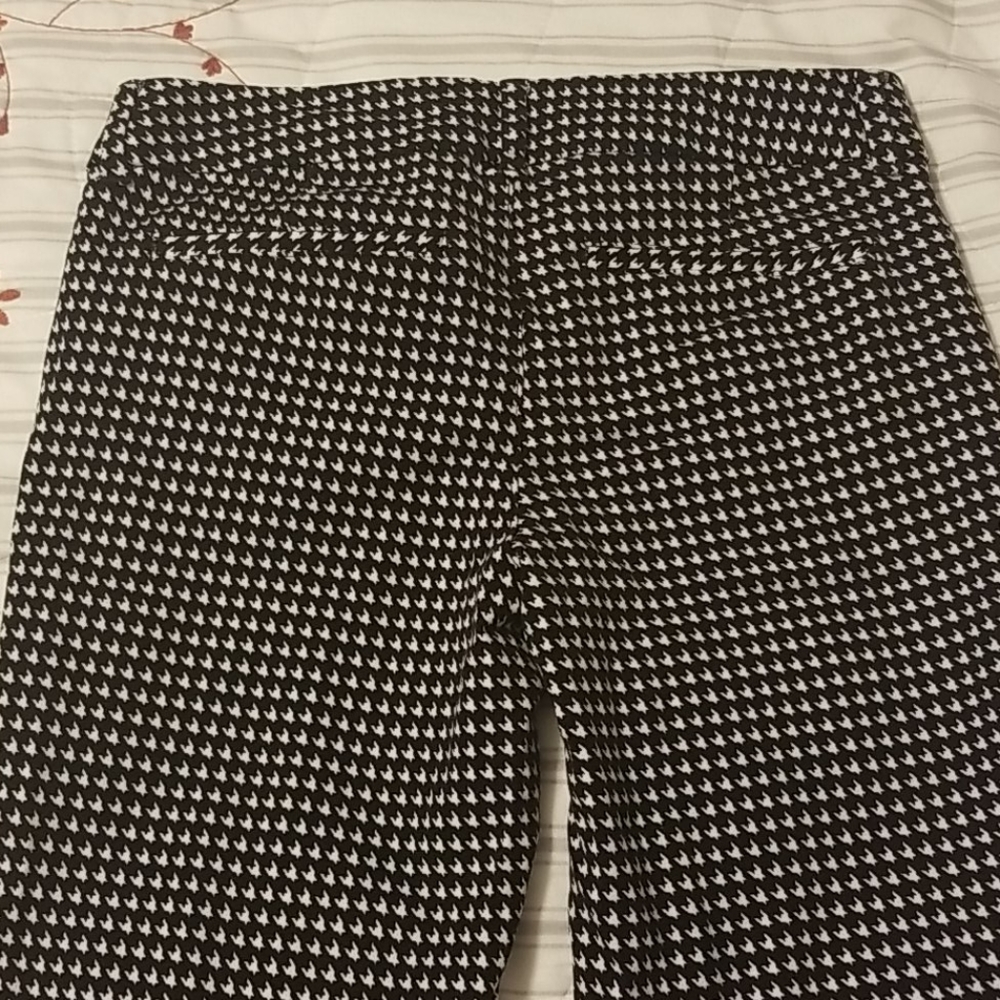 Old Navy Pixie Pants - image 5